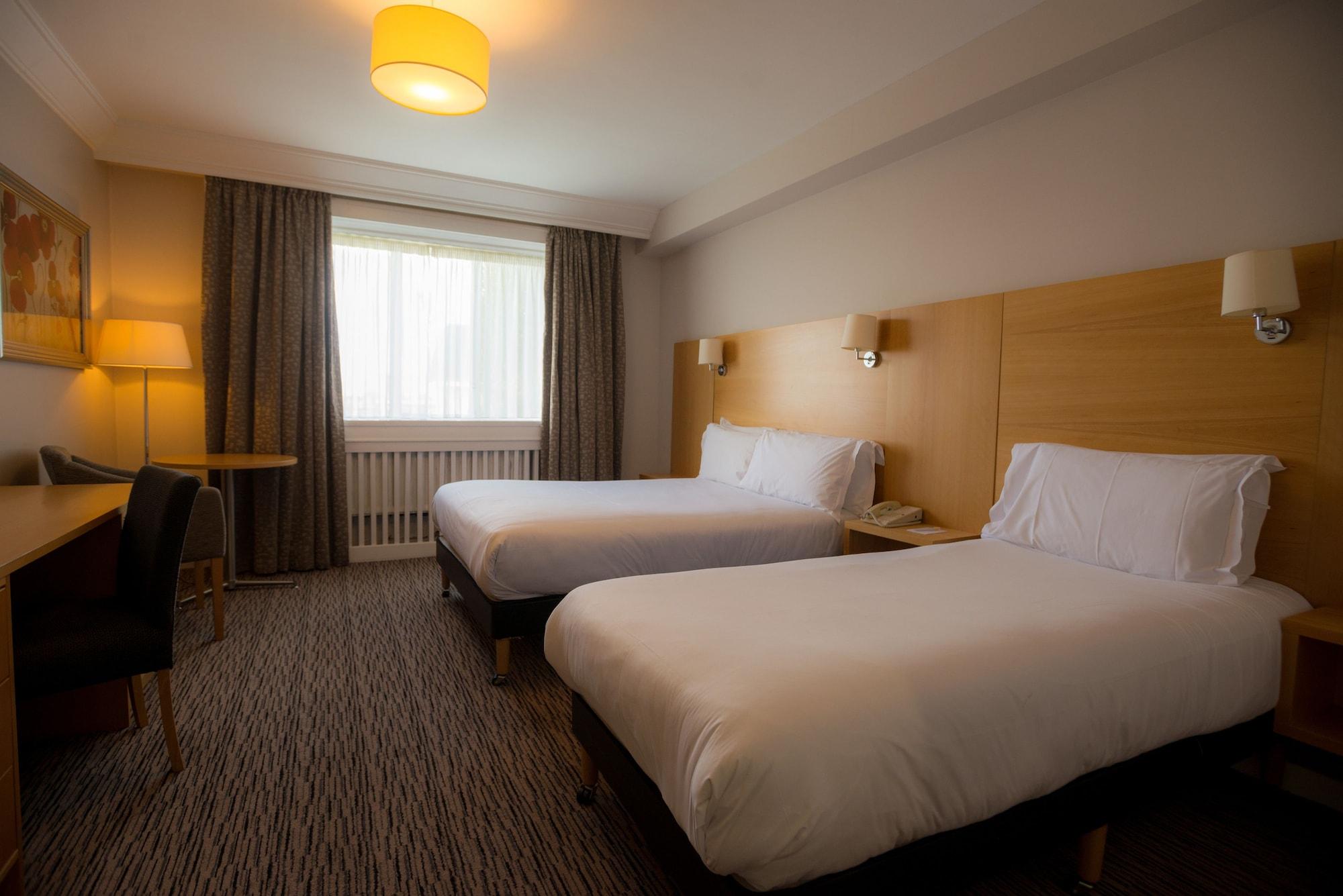 Park Inn By Radisson Shannon Airport Bagian luar foto