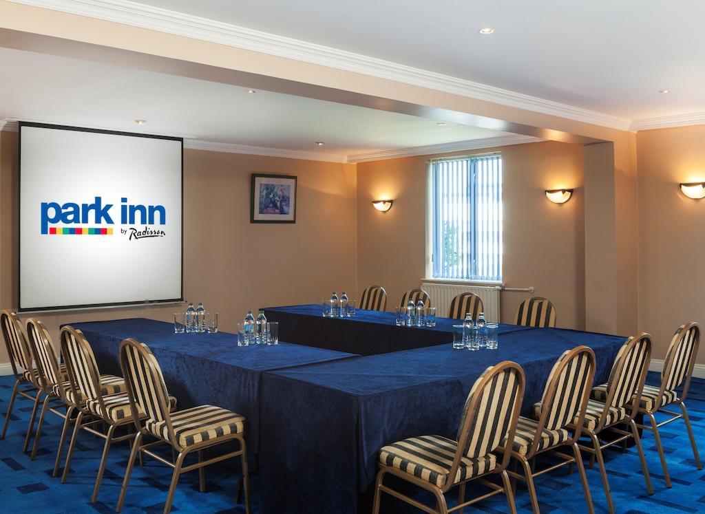 Park Inn By Radisson Shannon Airport Bagian luar foto