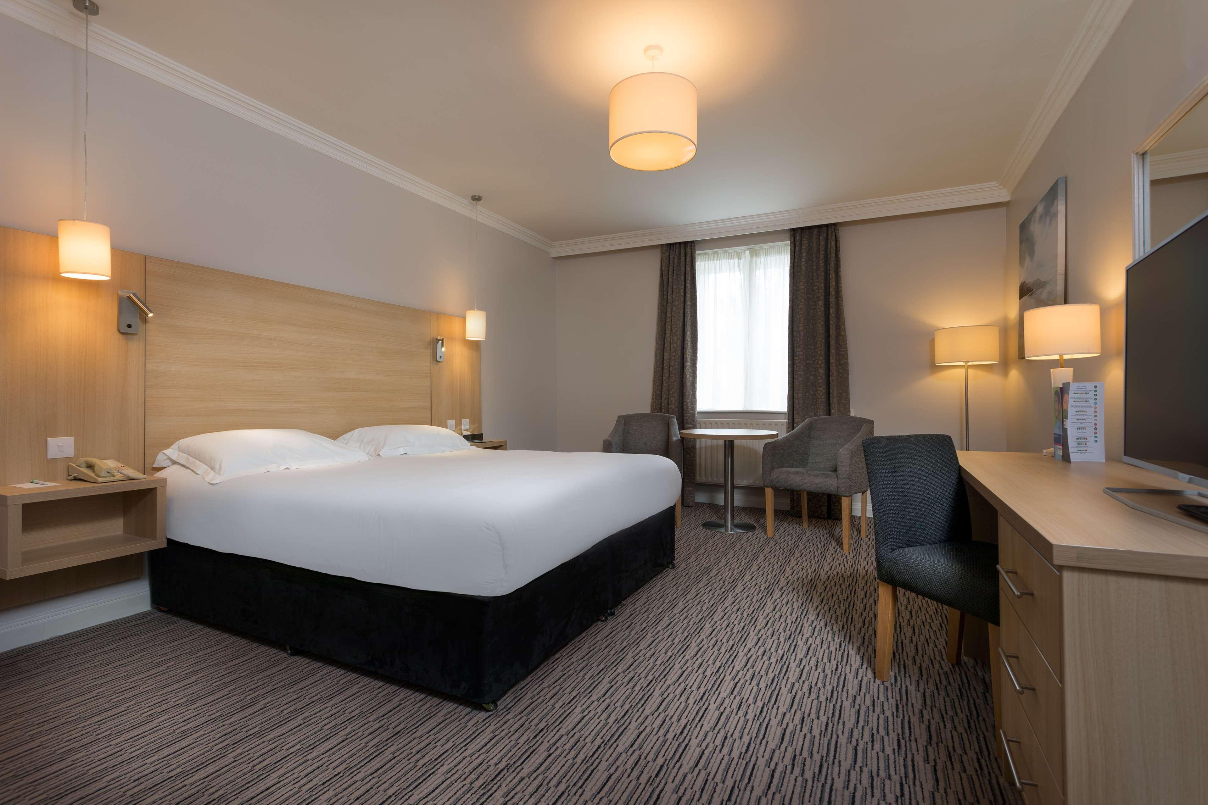 Park Inn By Radisson Shannon Airport Bagian luar foto