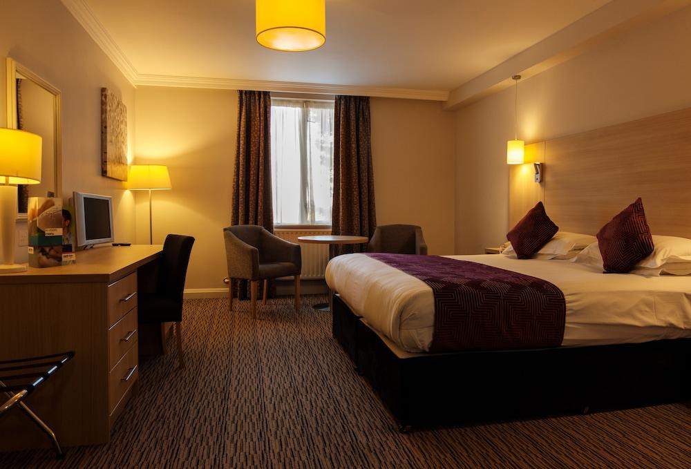 Park Inn By Radisson Shannon Airport Bagian luar foto