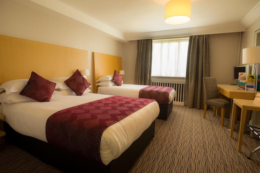 Park Inn By Radisson Shannon Airport Bagian luar foto