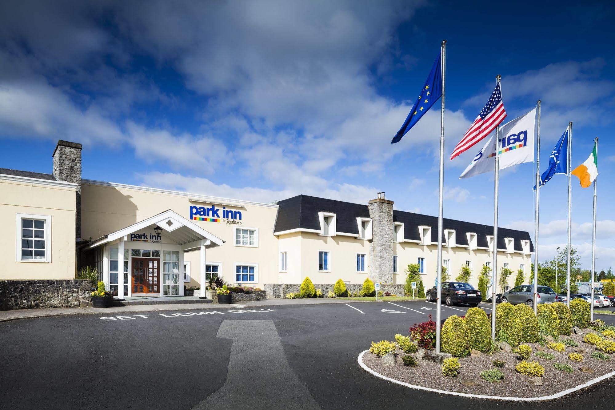 Park Inn By Radisson Shannon Airport Bagian luar foto